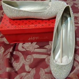 Size 11W Hotcakes Orleans flats